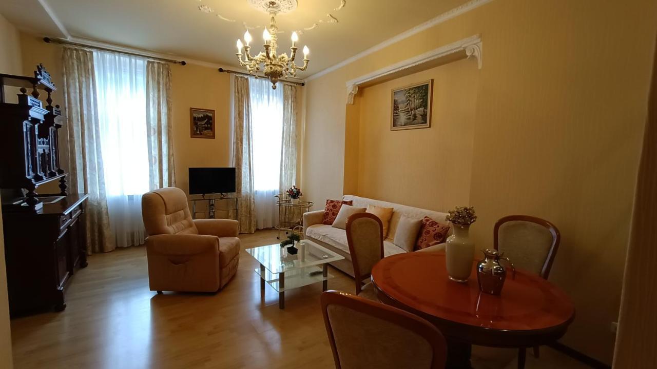 Apartments Stubsi With Colonnade View Karlovy Vary Ngoại thất bức ảnh
