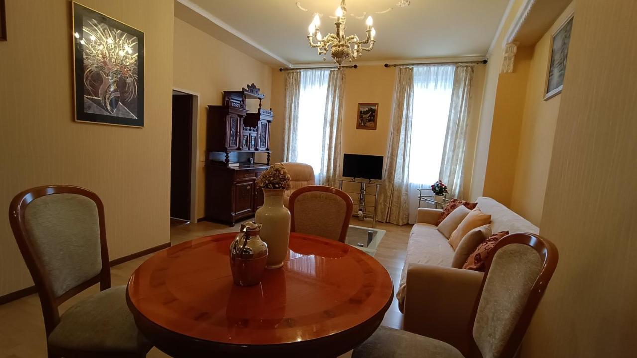 Apartments Stubsi With Colonnade View Karlovy Vary Ngoại thất bức ảnh