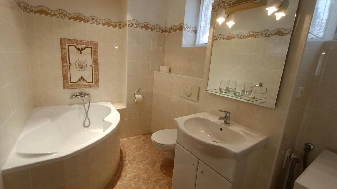 Apartments Stubsi With Colonnade View Karlovy Vary Ngoại thất bức ảnh