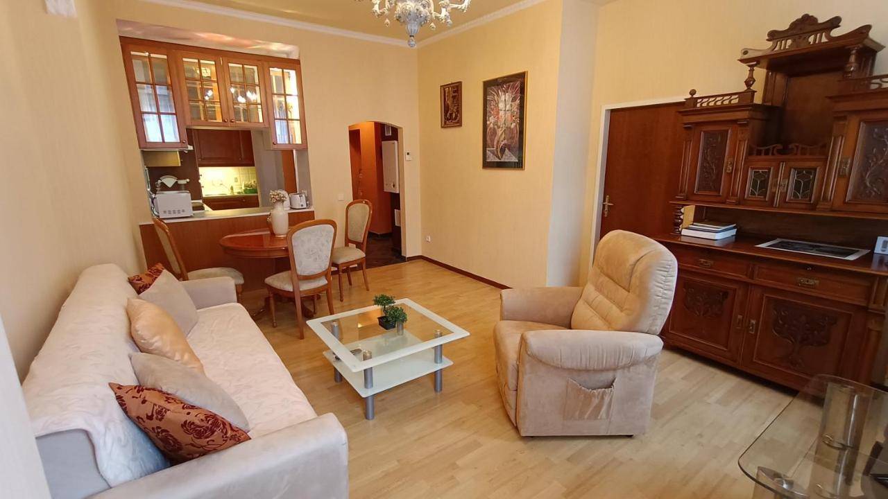 Apartments Stubsi With Colonnade View Karlovy Vary Ngoại thất bức ảnh